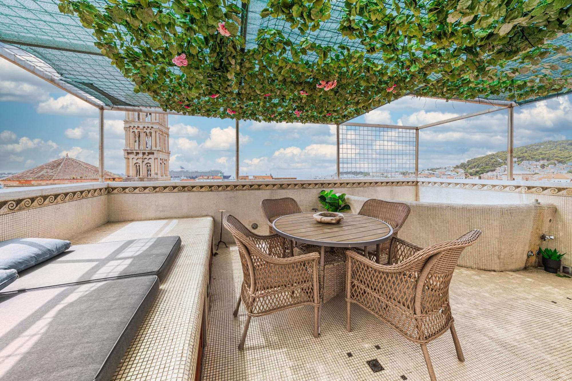 Augubio Penthouse Apartment สปลิท ภายนอก รูปภาพ